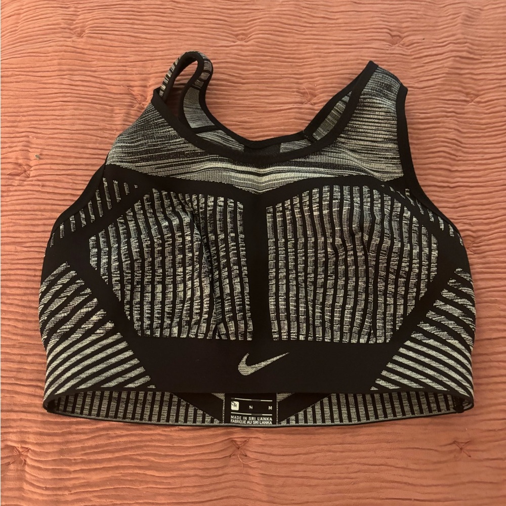 Nike Seamless Flyknit Sports Bra